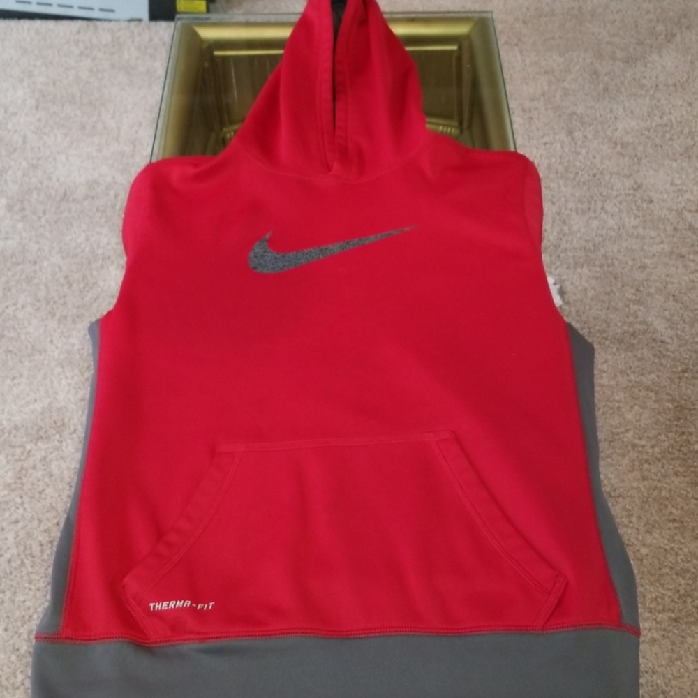 Nike Therma-Fit sweatshirt